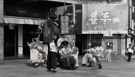 市面上的进销存系统多如牛毛，从免费到收费