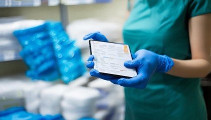 然后，当你要把这批手套卖给医院或者药店的