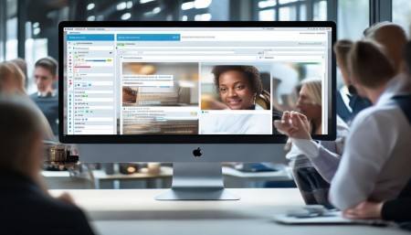 首先，它是基于Java开发的，技术基础扎