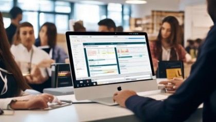 Q：悟空进销存是否支持多用户同时操作？