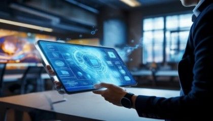 还有啊，现在很多软件都支持移动端使用。也