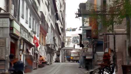 第四，是否具备数据分析和报表功能。库存数