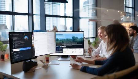 Main Advantages and Specialized Features of CRM Systems